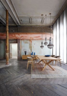 Dining table image number 1