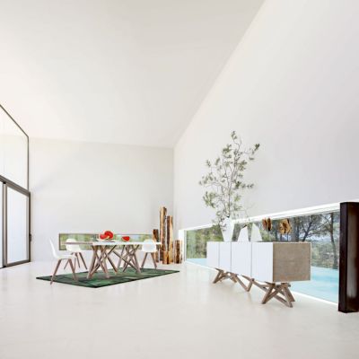 mesa de comedor saga imagen ambiental