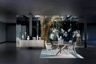 Dining table image number 0