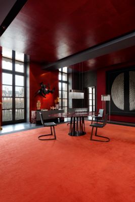 round dining table image number 0