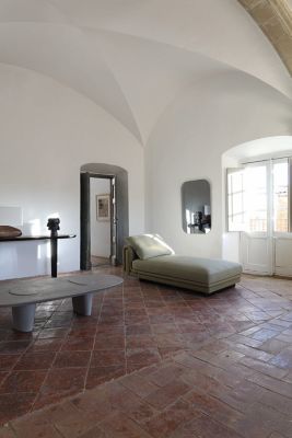 lounge chair image number 1