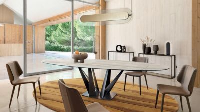 Barrel/Oval dining table  image number 0