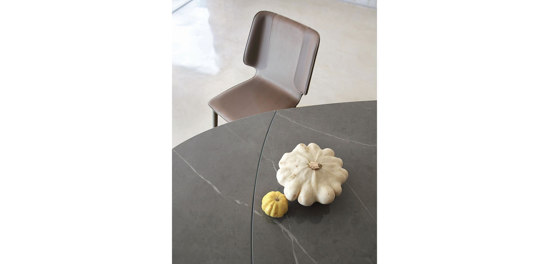 table de repas tonneau/ovale - ceramique marmi grey image number 3