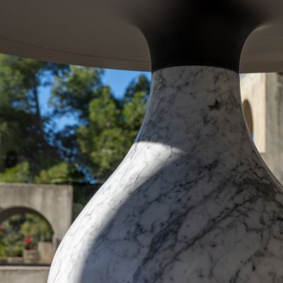 round dining table image number 2