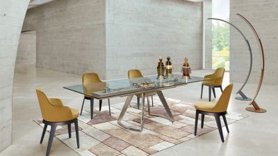 Dining table image number 0