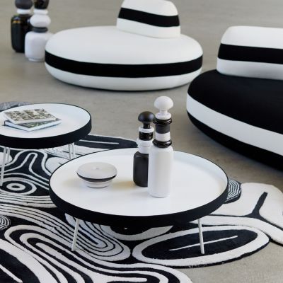 Cocktail table image number 0