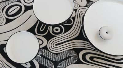 Cocktail table image number 3