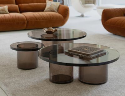 round cocktail table  image number 3
