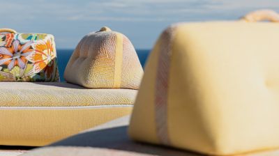 4-seat armless sofa image number 3