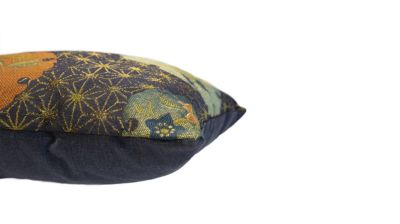 cushion Yoru image number 3