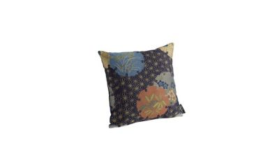 cushion Yoru image number 1
