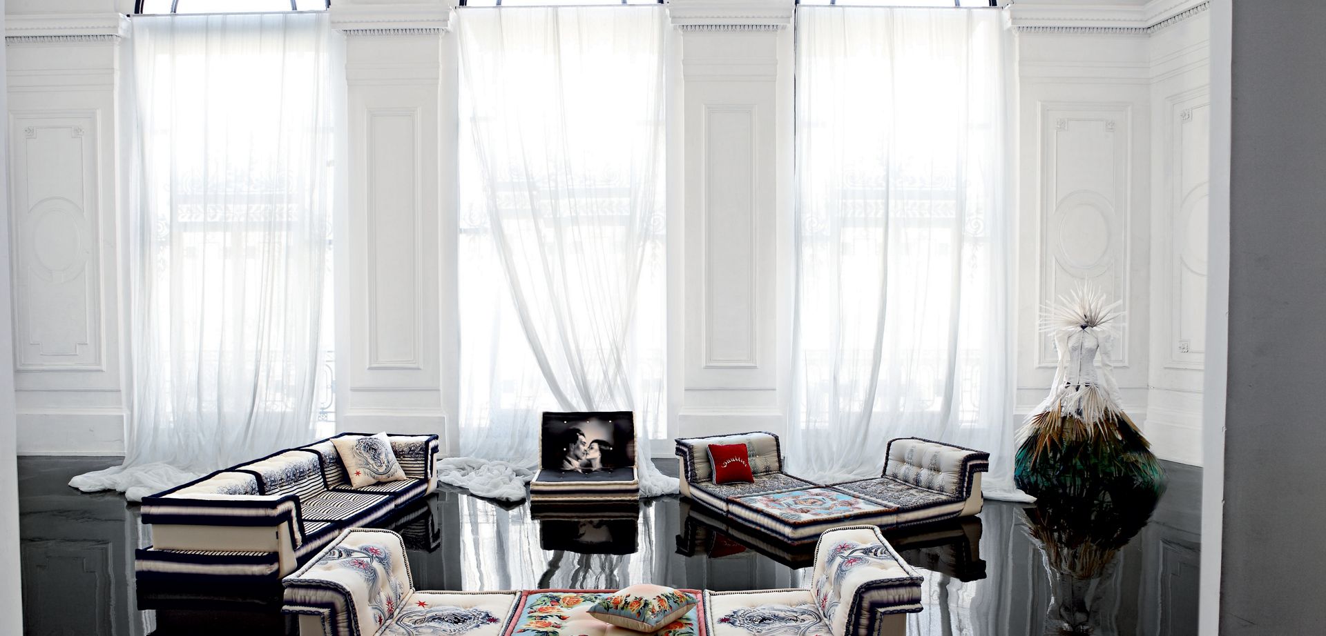 Modulares Sofa mit "Couture" Stoff von Jean Paul Gaultier image number 11