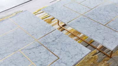 Square cocktail table image number 3