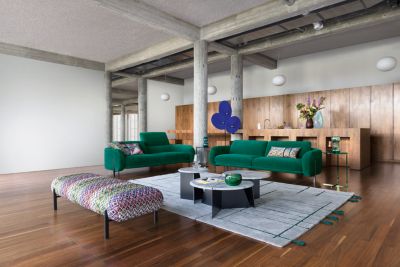 Bianco Carrare end table image number 0