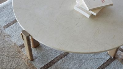 Round cocktail table image number 2