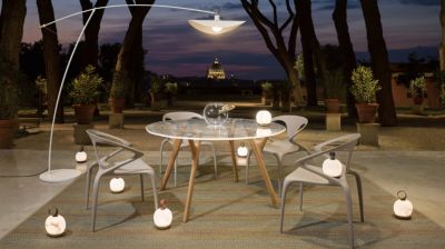 TAVOLO PRANZO TONDO  plexiwood outdoor immagine d'atmosfera