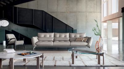 Round cocktail table image number 6