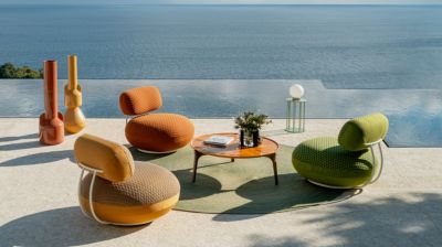 pivoting armchair image number 0