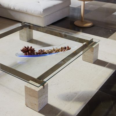 Square cocktail table image number 1