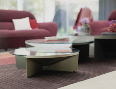 round cocktail table image number 6