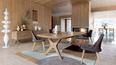 Dining table image number 1