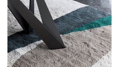 Dining table image number 1