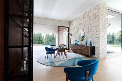 Dining chair image number 0